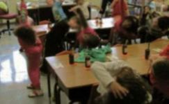 幼儿园教师观察记录《放手让孩子去做》