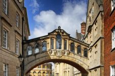 英国留学牛津剑桥不采用新成绩报告