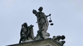 县人民法院公正司法提高司法公信力调研报告